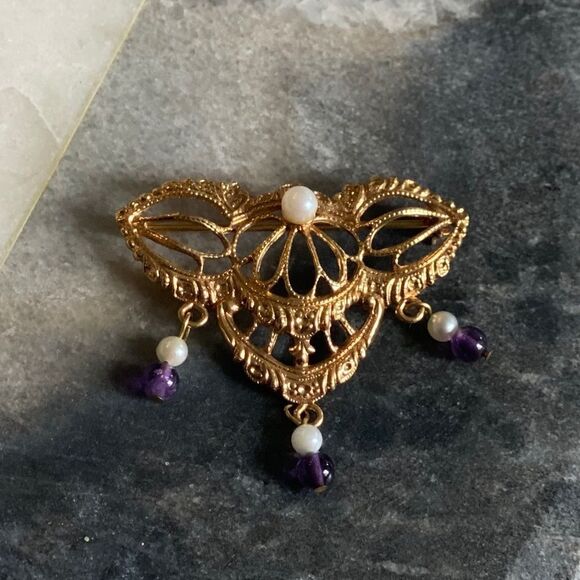Vintage 1990’s Gold Chandelier Pin (Costume) - Picture 6 of 9